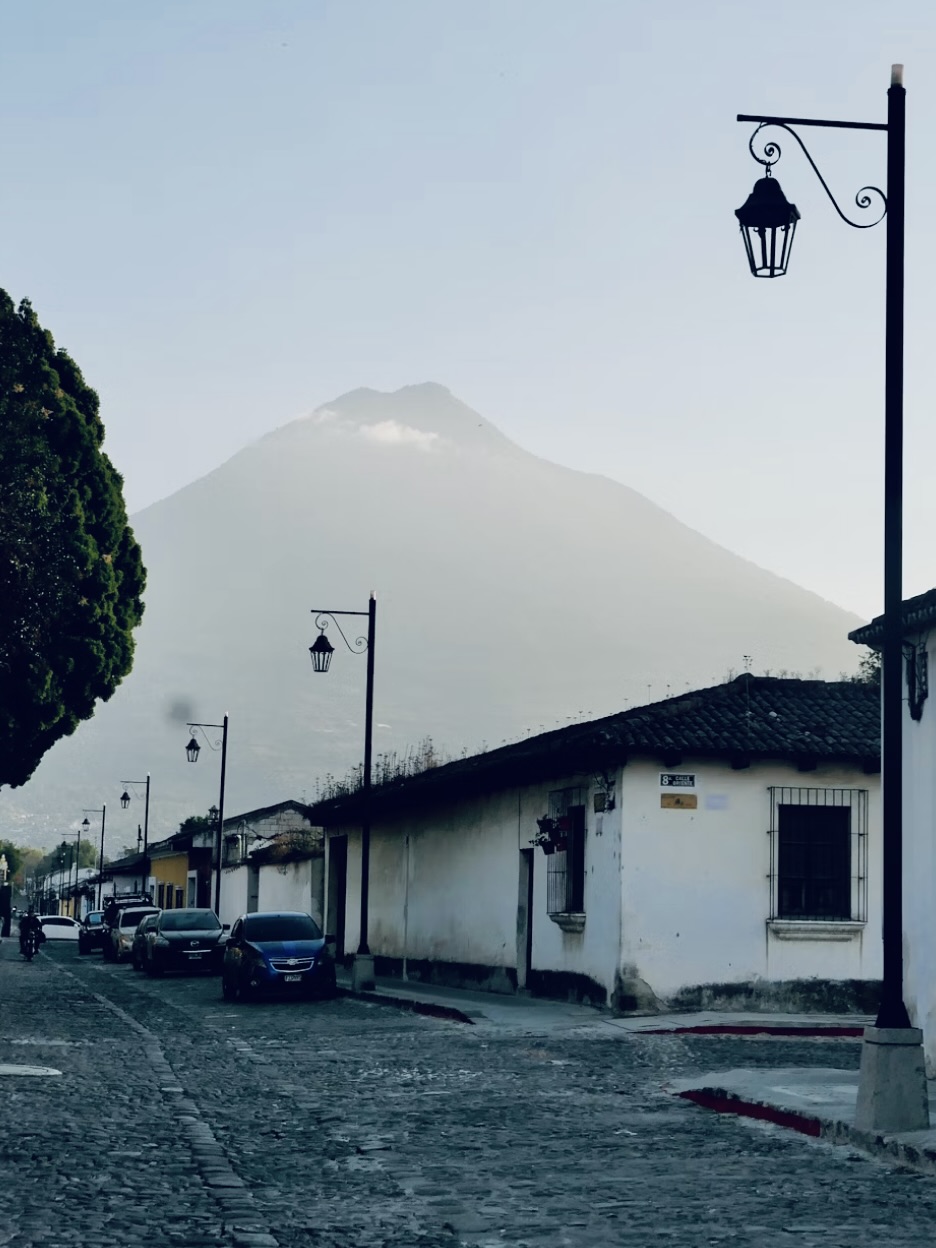 Flights to Antigua (GUA)